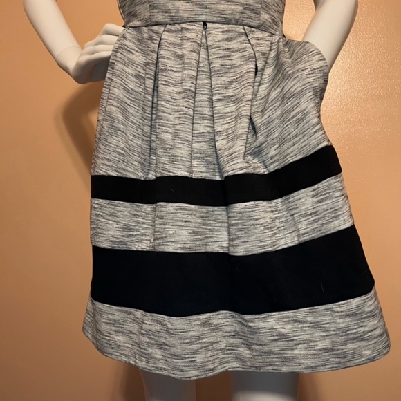 Dress with Pockets - Picture 6 of 16